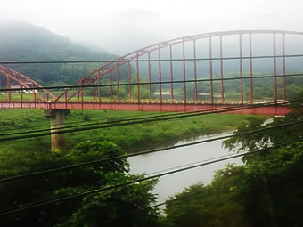 江の川沿い